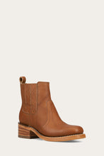 Load image into Gallery viewer, Frye Women CAMPUS CHELSEA SADDLE/EARTHQUAKE