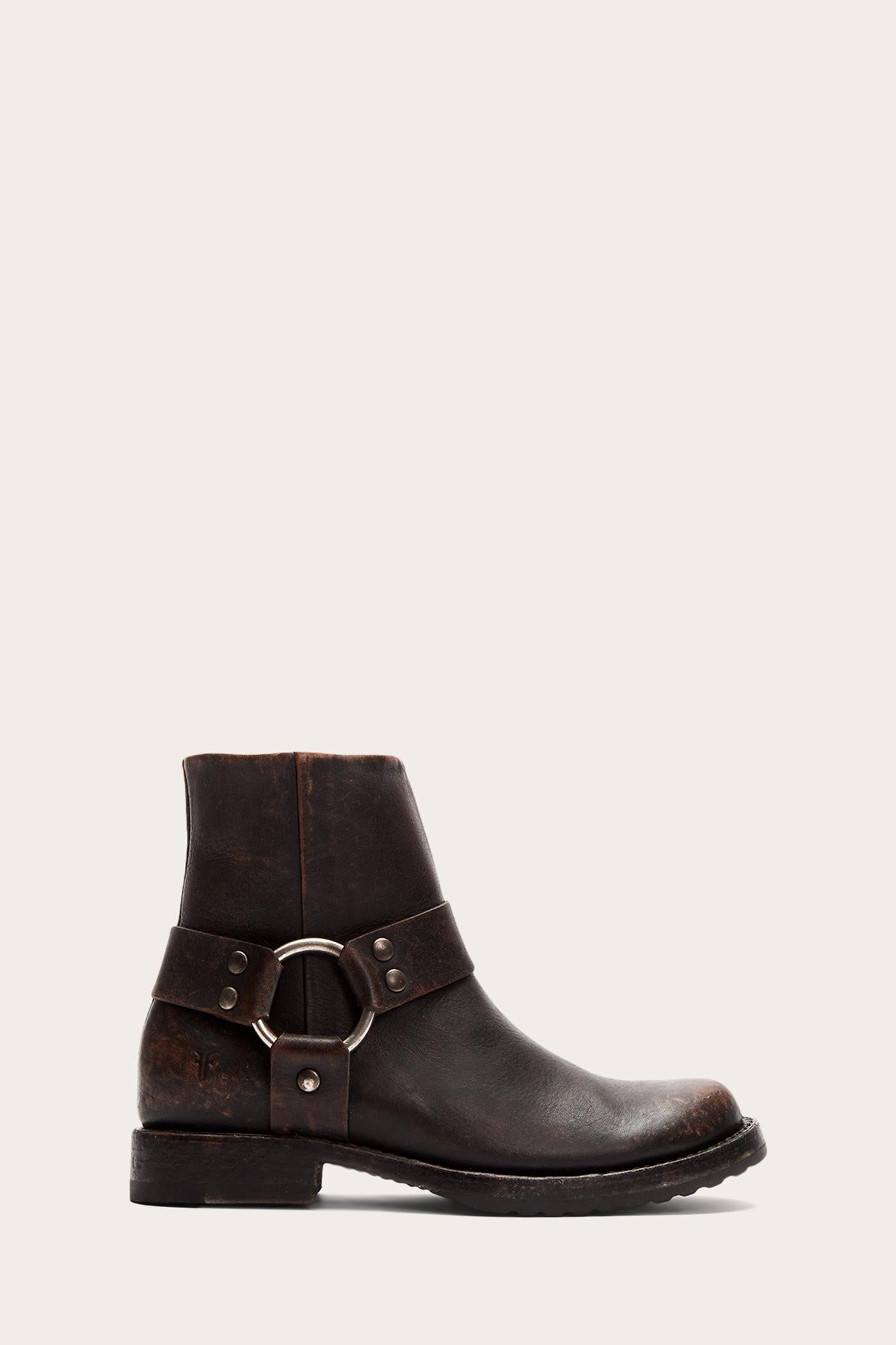 Frye Women  BLACKFULL GRAIN BRUSH OFF