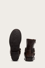 Load image into Gallery viewer, Frye Women  BLACKFULL GRAIN BRUSH OFF