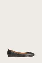 Load image into Gallery viewer, Frye Women CARSON BALLET BLACK/VINTAGE VEG TAN