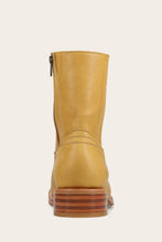 Load image into Gallery viewer, FRYE MEN CAMPUS INSIDE ZIP BANANA
