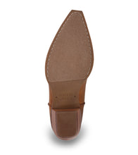 Load image into Gallery viewer, FRYE AND CO WOMEN IRLENE SHORT DECO STITCH CARAMEL