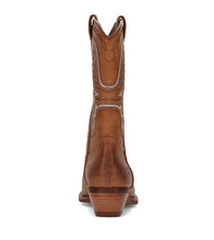 Load image into Gallery viewer, FRYE AND CO WOMEN IRLENE SHORT DECO STITCH CARAMEL