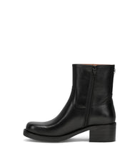 Load image into Gallery viewer, FRYE AND CO WOMEN MIRANDA LOW ZIP BLACK