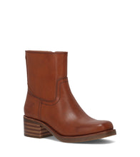 Load image into Gallery viewer, FRYE AND CO WOMEN MIRANDA LOW ZIP WHISKEY