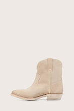 Load image into Gallery viewer, Frye Women BILLY SHORT IVORY/SUEDE