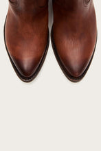 Load image into Gallery viewer, Frye Women BILLY SHORT COGNAC/WASHED OILED VINTAGE